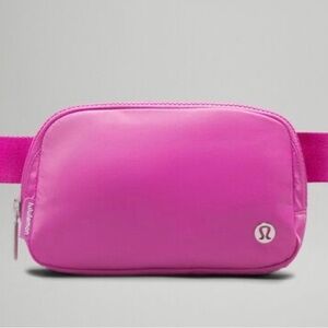 **Rare** Lululemon NWT Everywhere Belt Bag in Pow Pink **Discontinued Colour**